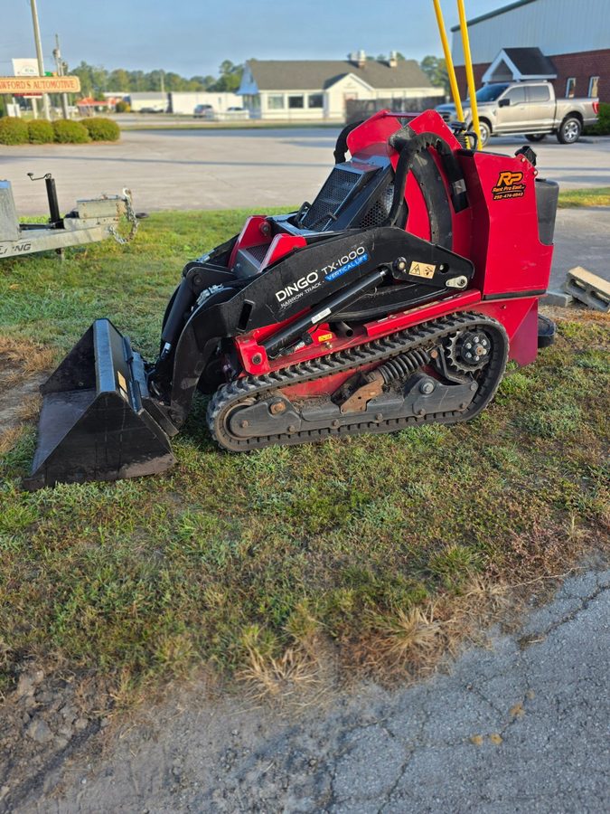 Mini Skid Steer — Toro Dingo TX1000 for rent