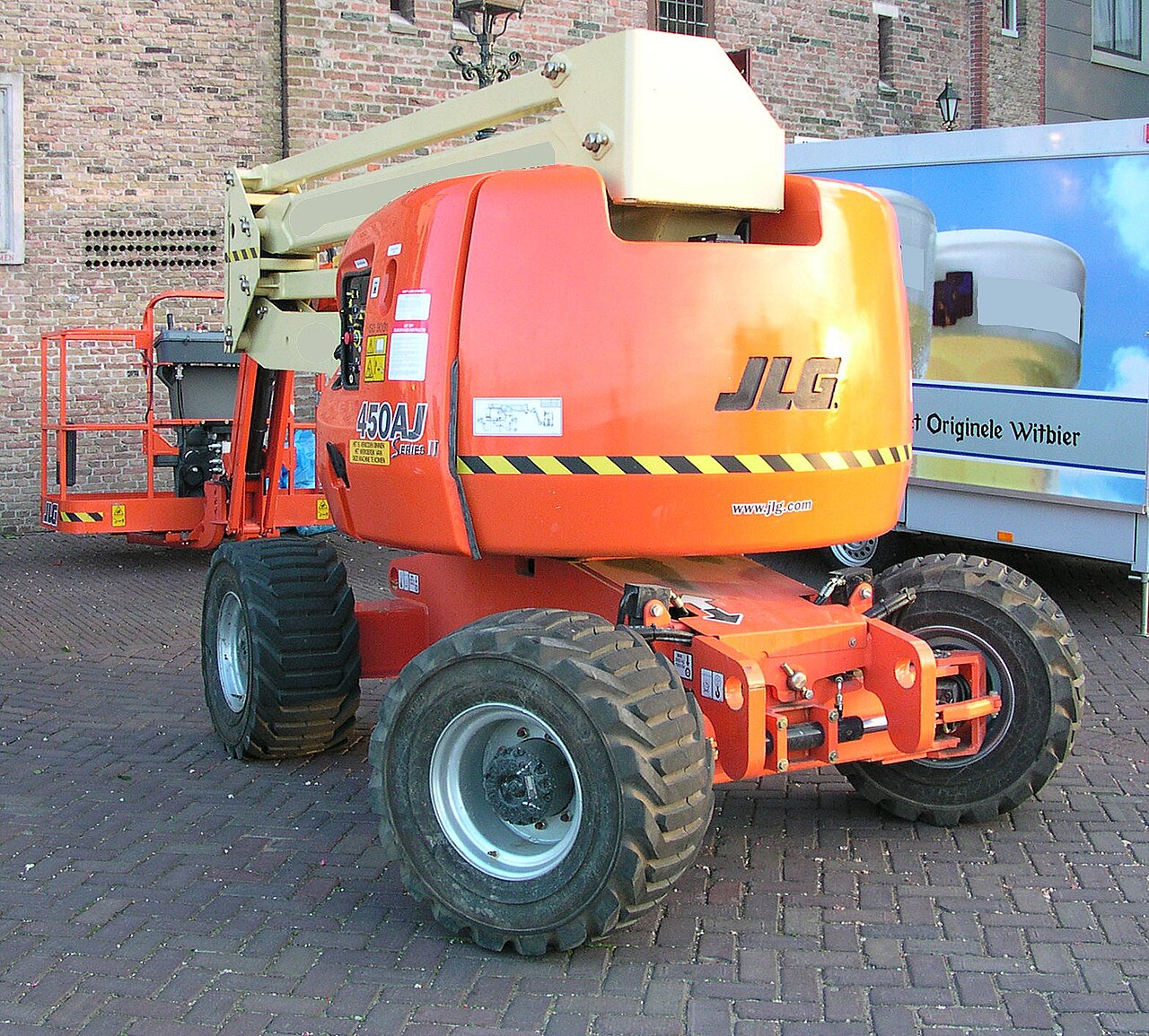 Towable Man Lift — JLG 860J for rent