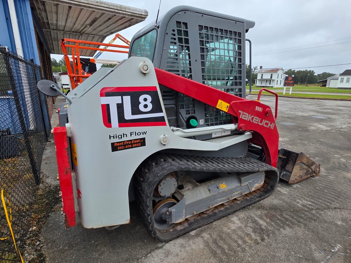 Track Loader — Takeuchi TL8 for rent